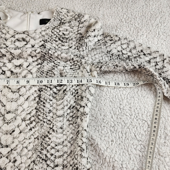 MAIA Sheath Dress Black and Gray TexturedSnakeskin 3/4 Sleeve Knee Length Size 2 - Picture 6 of 10